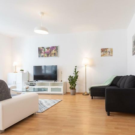 Spacious Apartment In The Old Town Of Bratislava Exterior foto